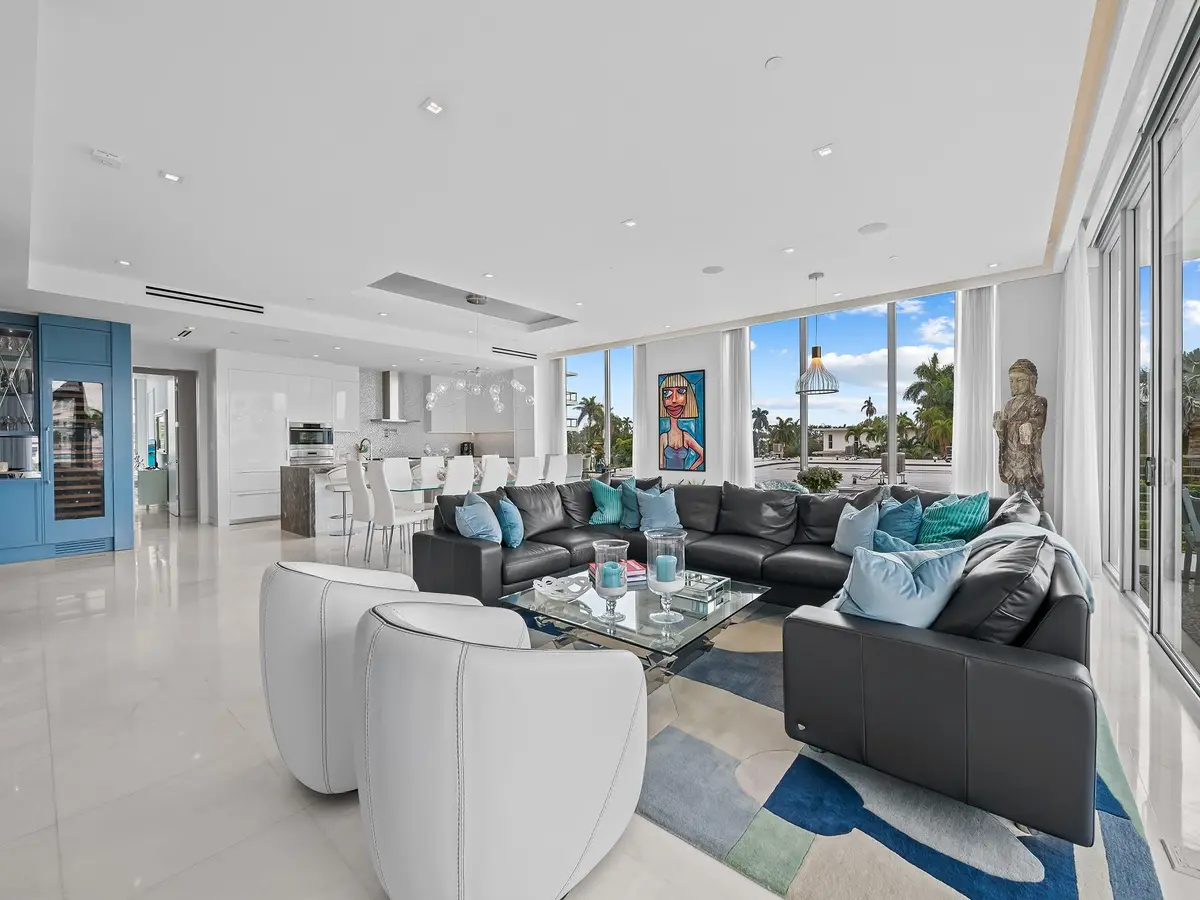 Photo 3 at 21 Isle Of Venice Drive, Fort Lauderdale