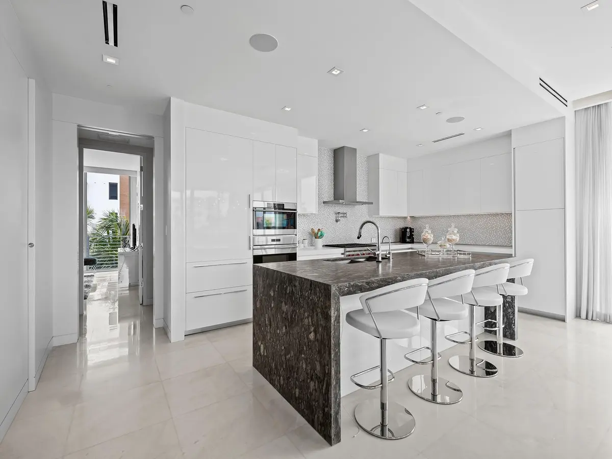 Photo 4 at 21 Isle Of Venice Drive, Fort Lauderdale