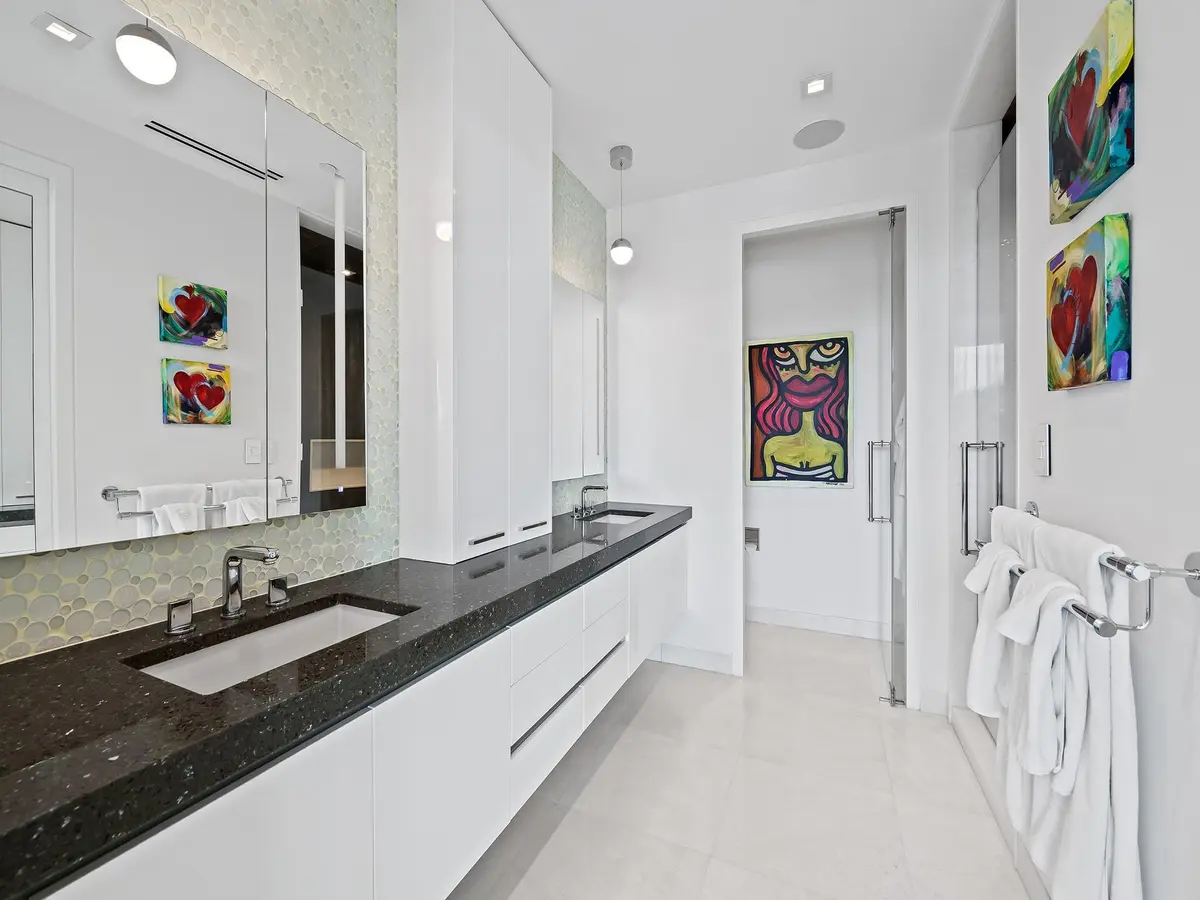 Photo 7 at 21 Isle Of Venice Drive, Fort Lauderdale