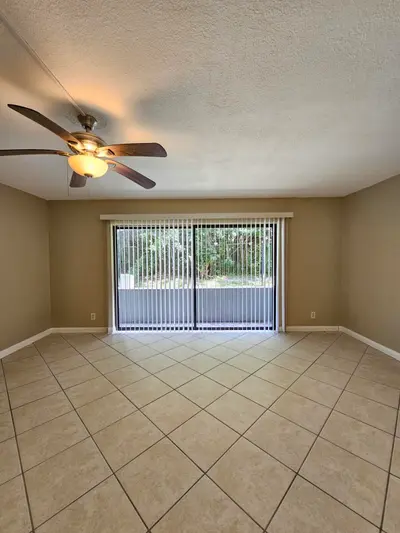 2050 N Congress Avenue 108, West Palm Beach – Condominium for rent