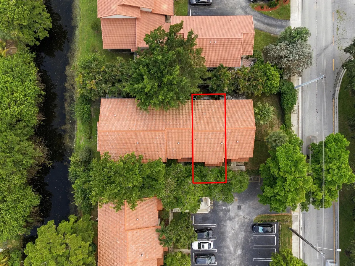 38_007_dji_20261006141727_0106_d_line at 4153 Coral Springs Drive, Coral Springs