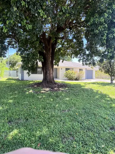 2222 NW 3rd Avenue, Boca Raton – Single Family Residence for rent
