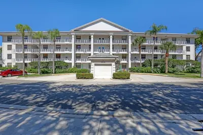 3650 Whitehall Drive 201, West Palm Beach – Condominium for sale