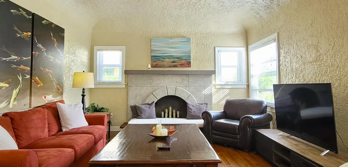 LIVING ROOM at 517 31st Street, West Palm Beach