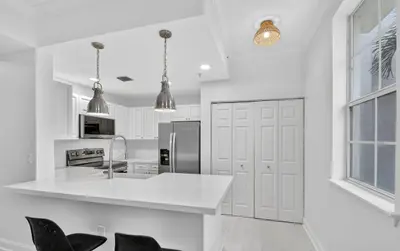 695 HIBISCUS Street, West Palm Beach – Townhouse for rent