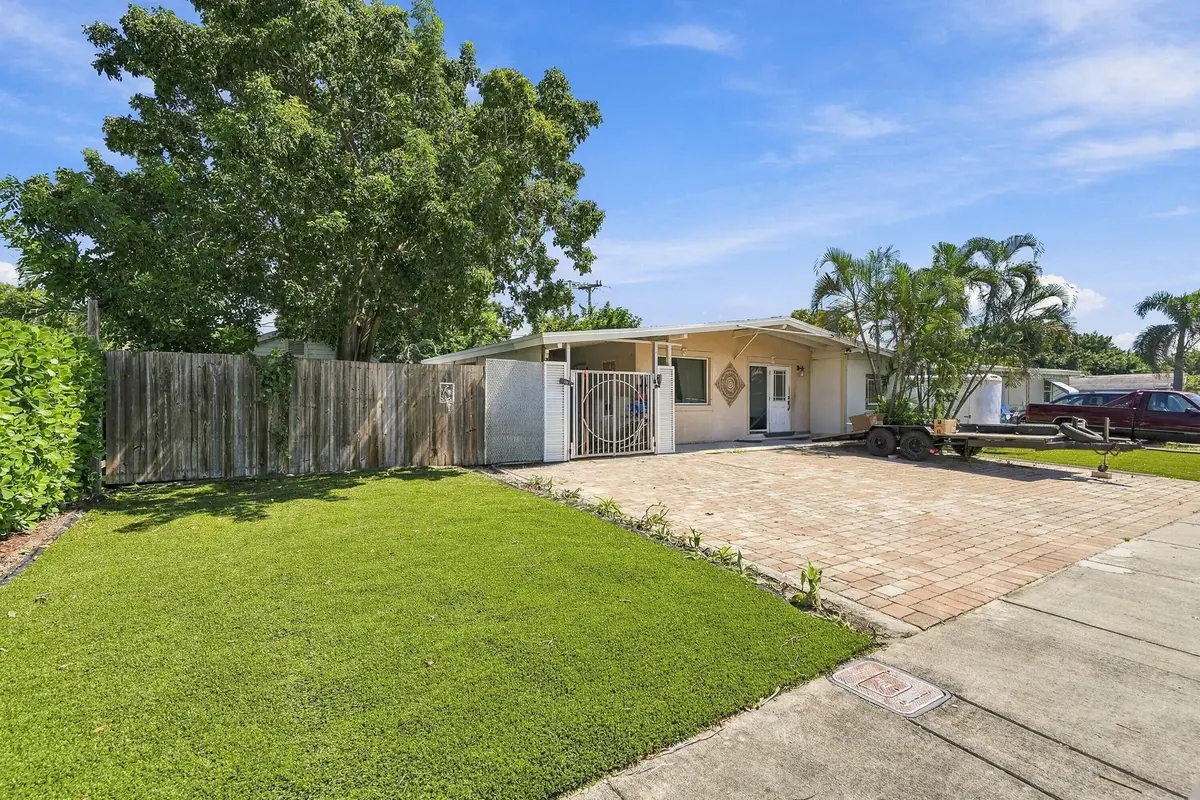 02_dsc05842 at 4320 NE 18TH Avenue, Pompano Beach
