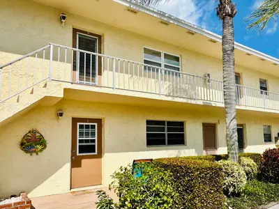 2950 SE Ocean Boulevard 130-6, Stuart – Condominium for sale