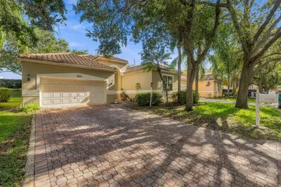 6355 NW 80th Drive, Parkland – Single Family Residence for sale