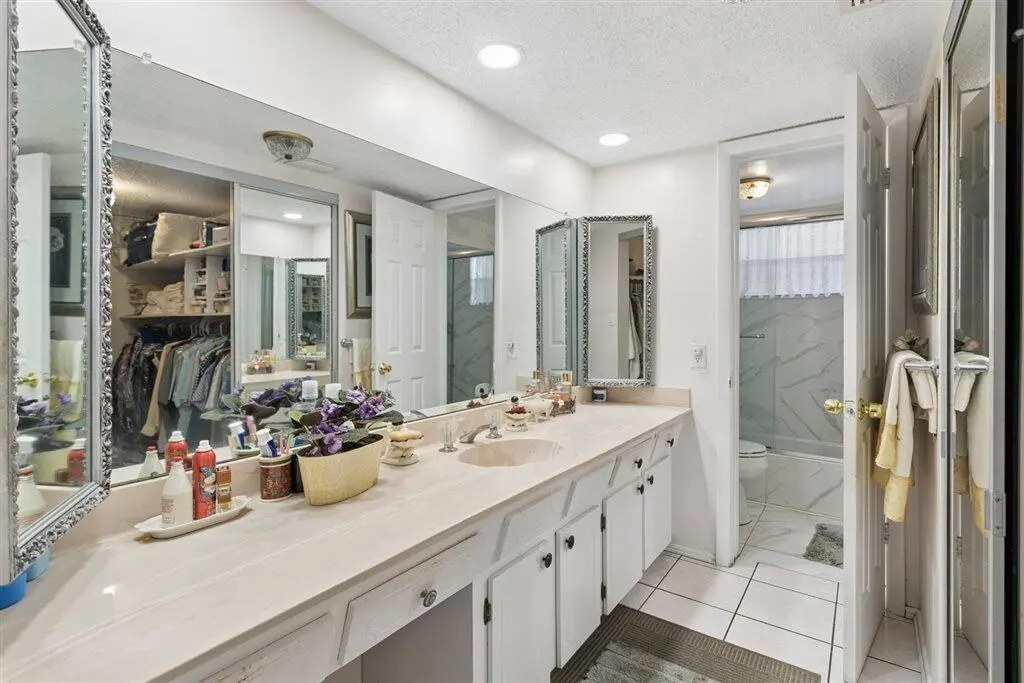 06-U9A8201 at 3940 NW 42ND Avenue 417, Lauderdale Lakes