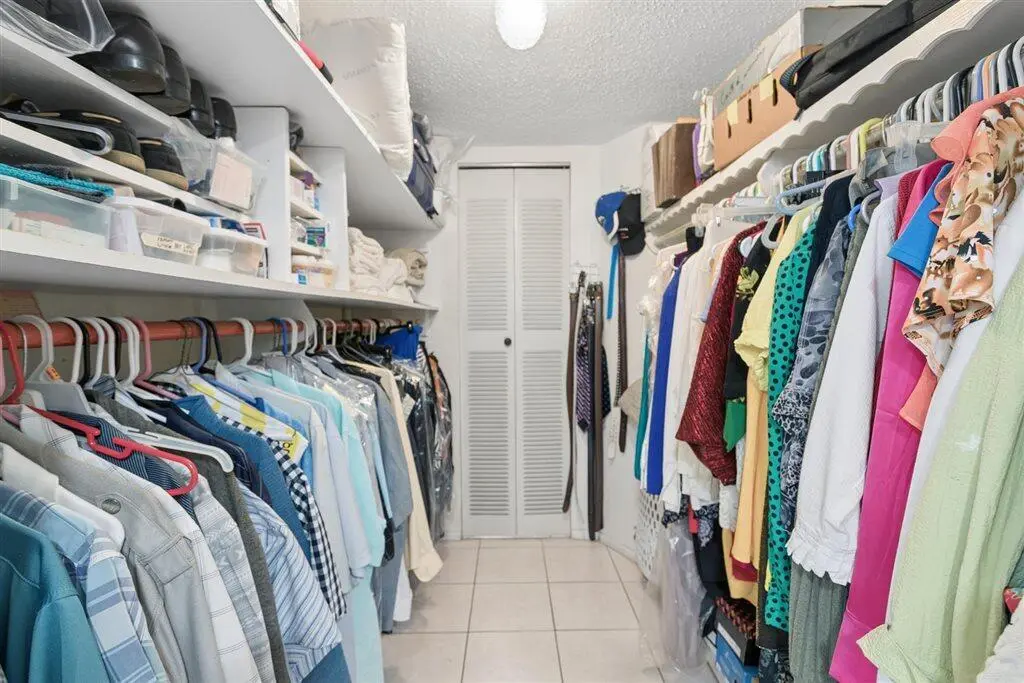 07-U9A8204 at 3940 NW 42ND Avenue 417, Lauderdale Lakes