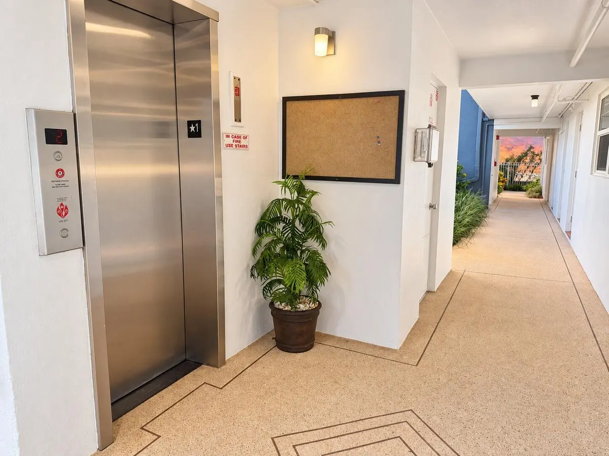 PHOTO-2026-10-07-12-18-22 at 901 N RIVERSIDE Drive 2B, Pompano Beach