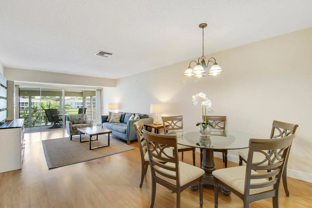 Dining at 2730 SW 13th Street 203, Delray Beach