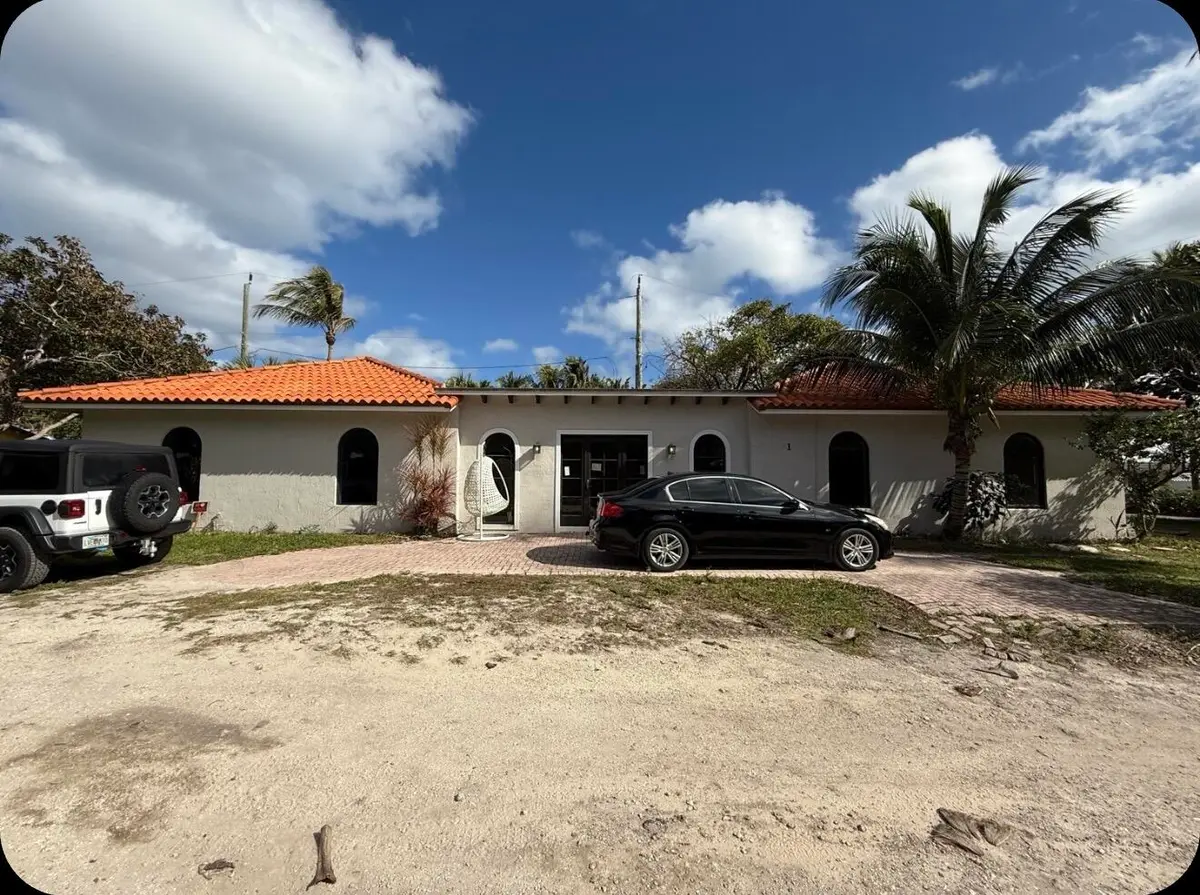 front at 1 Kenmore Lane, Boynton Beach