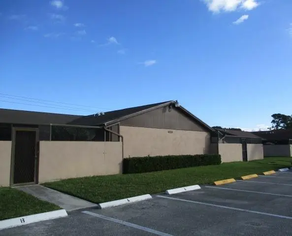 front at 4814 Sunny Palm Circle B, West Palm Beach