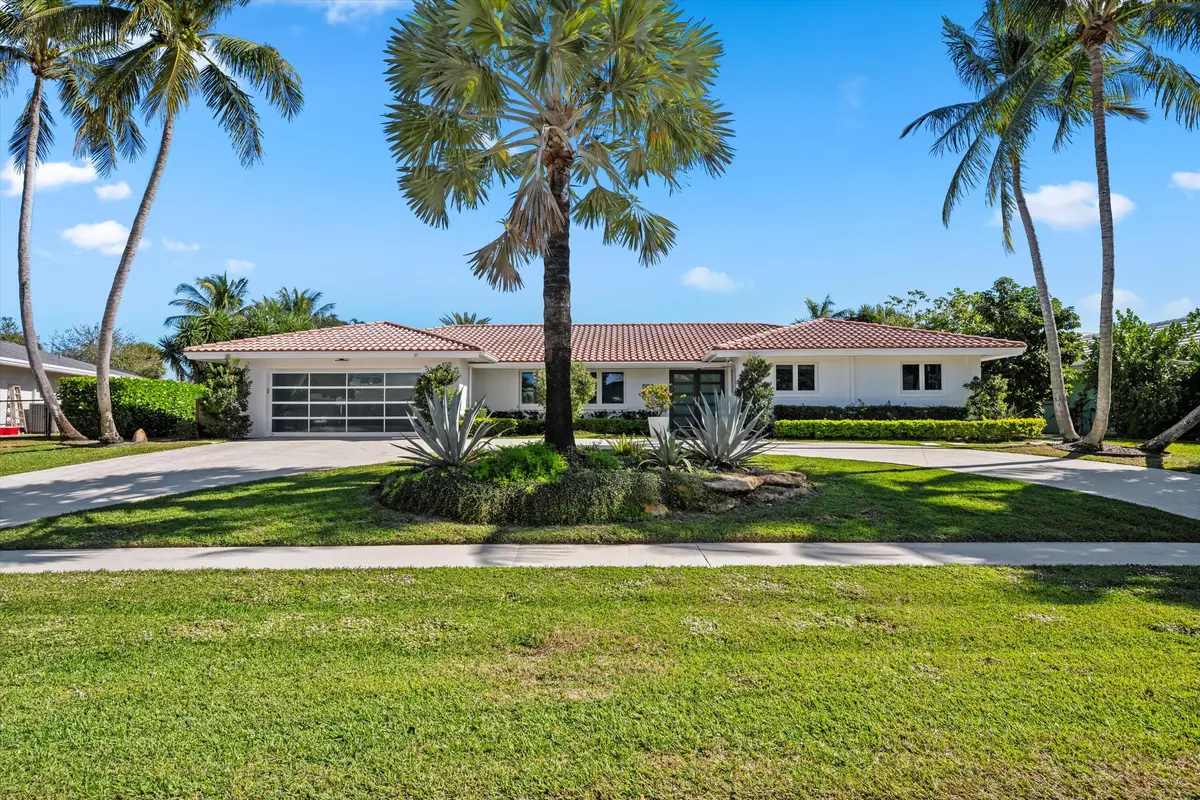 Elevated lot and no flood zone at 509 Greenway Drive, North Palm Beach