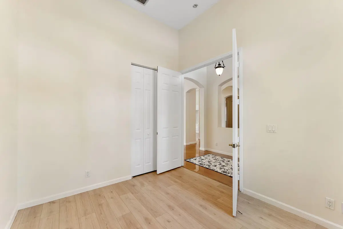 Guest Room at 6929 Finamore Circle, Lake Worth