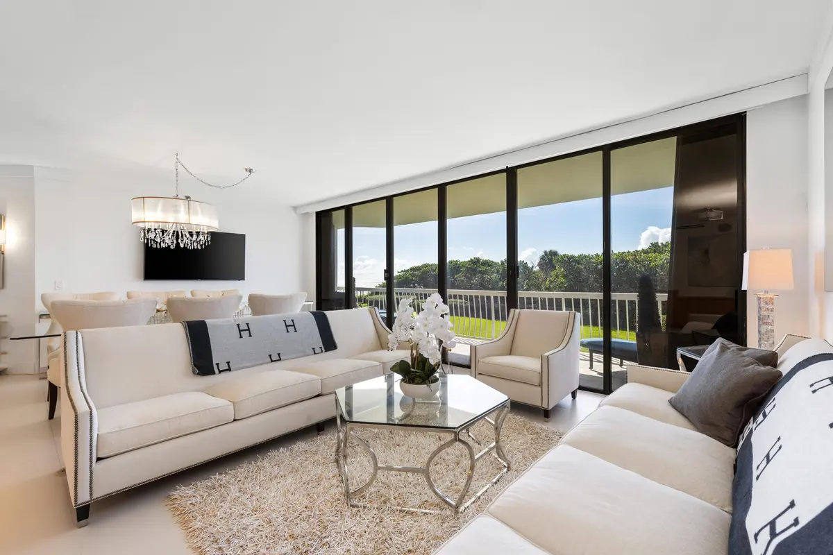 6_et6a1077 at 2100 S Ocean Boulevard 206 S, Palm Beach