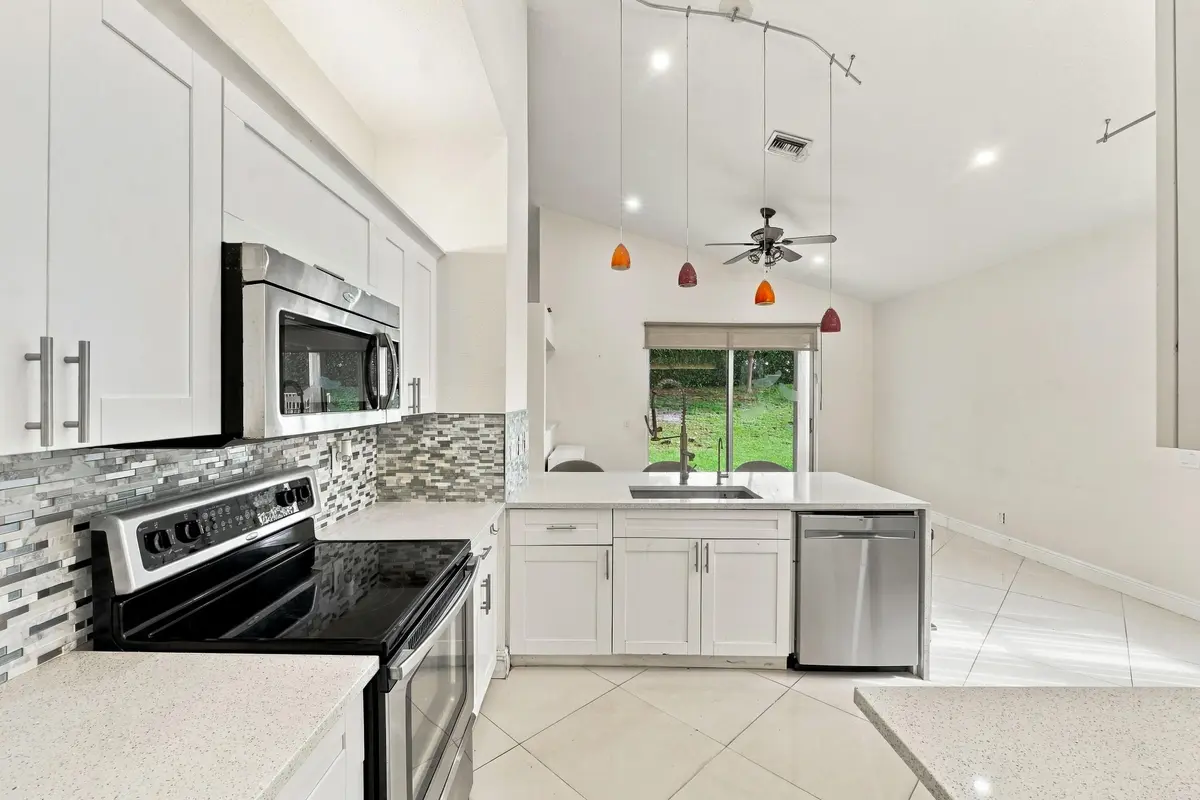 6355 NW 80th Dr_031 at 6355 NW 80th Drive, Parkland