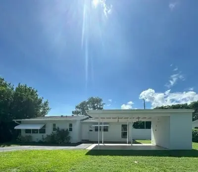 841 CINNAMON Road, North Palm Beach – Single Family Residence for rent
