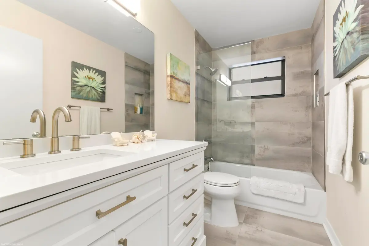 13477 Fountain View Blvd 014 at 13477 Fountain View Boulevard, Wellington
