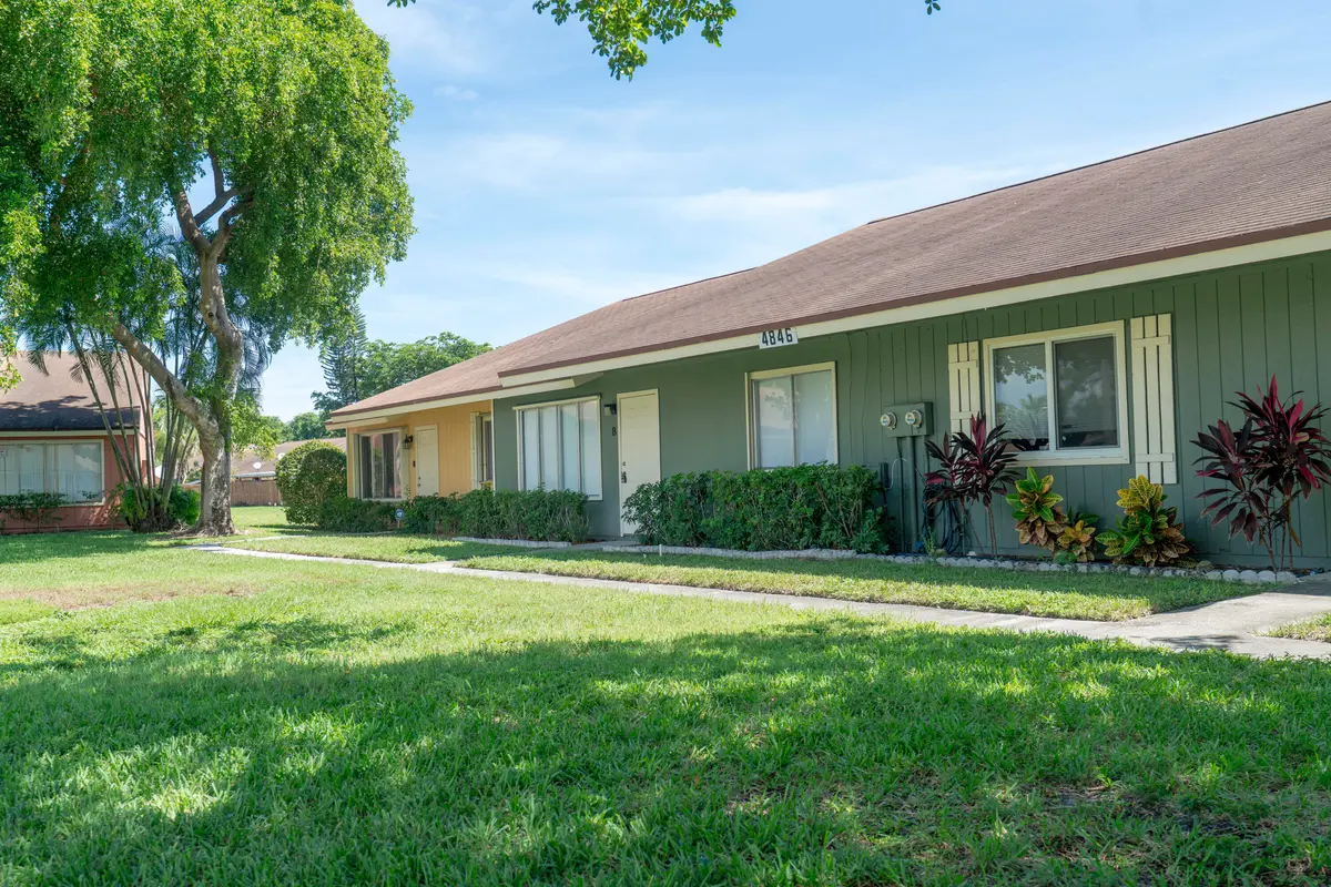 Front of Structure at 4846 ORLEANS Court B, West Palm Beach