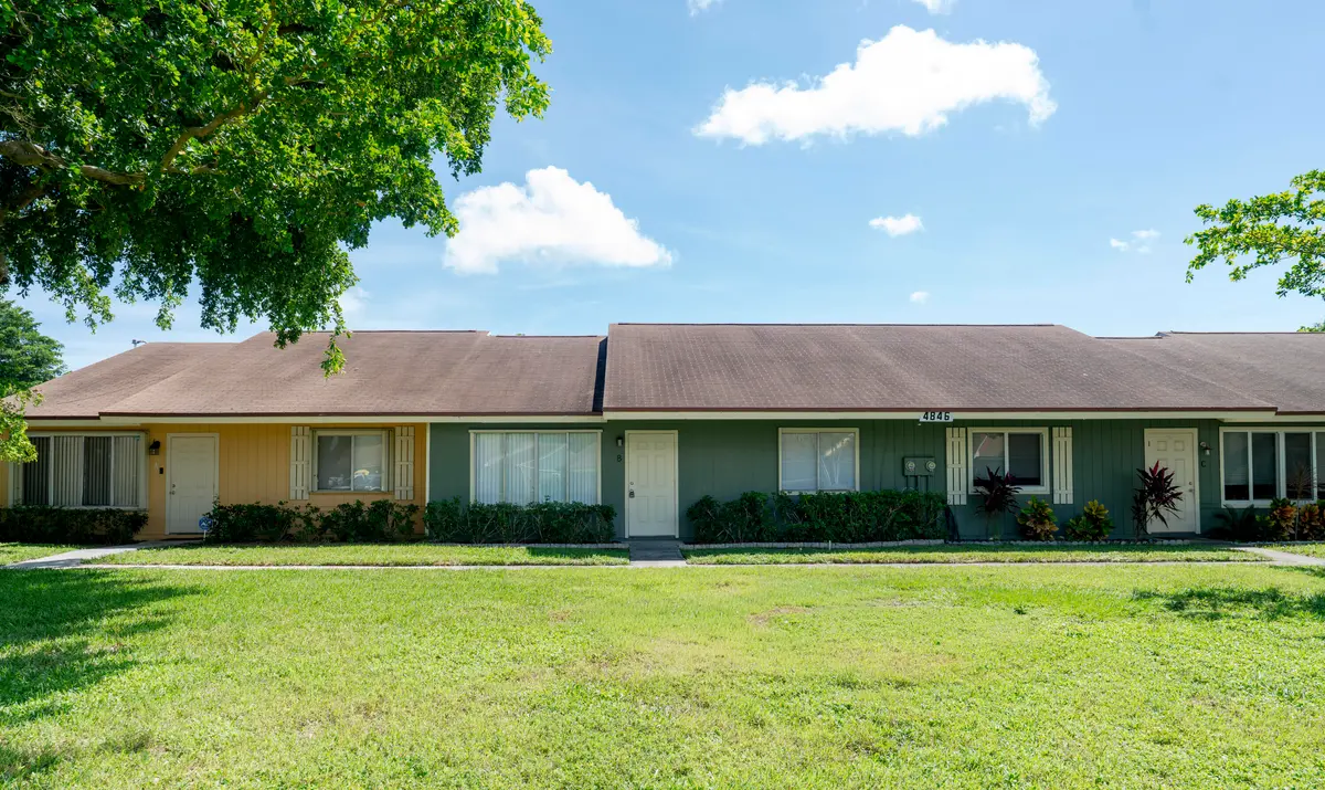 Front of Structure at 4846 ORLEANS Court B, West Palm Beach