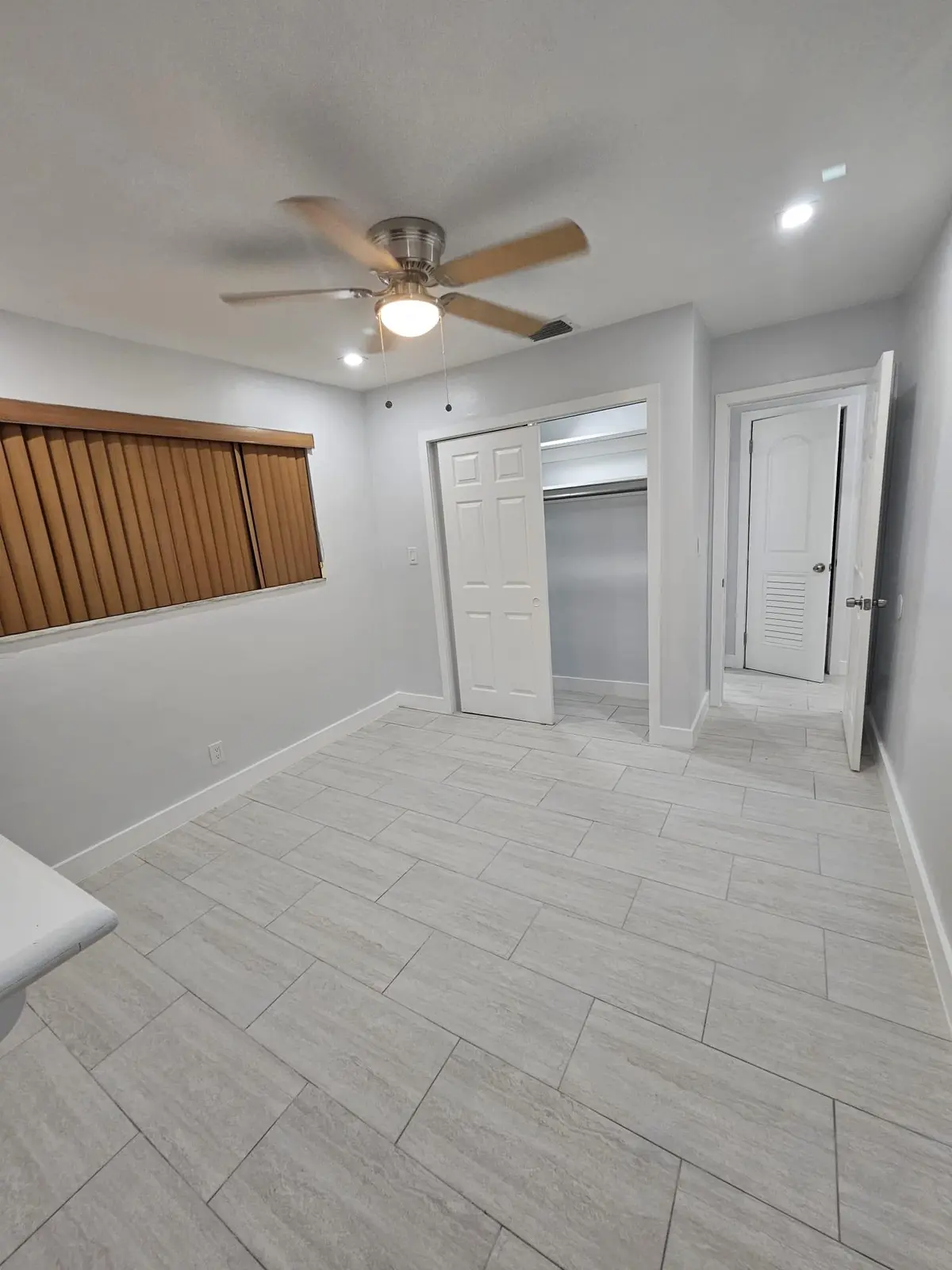70ee134f-615e-47b4-a3f4-135aab6a97f7 at 2040 SW 41st Avenue #3, Fort Lauderdale