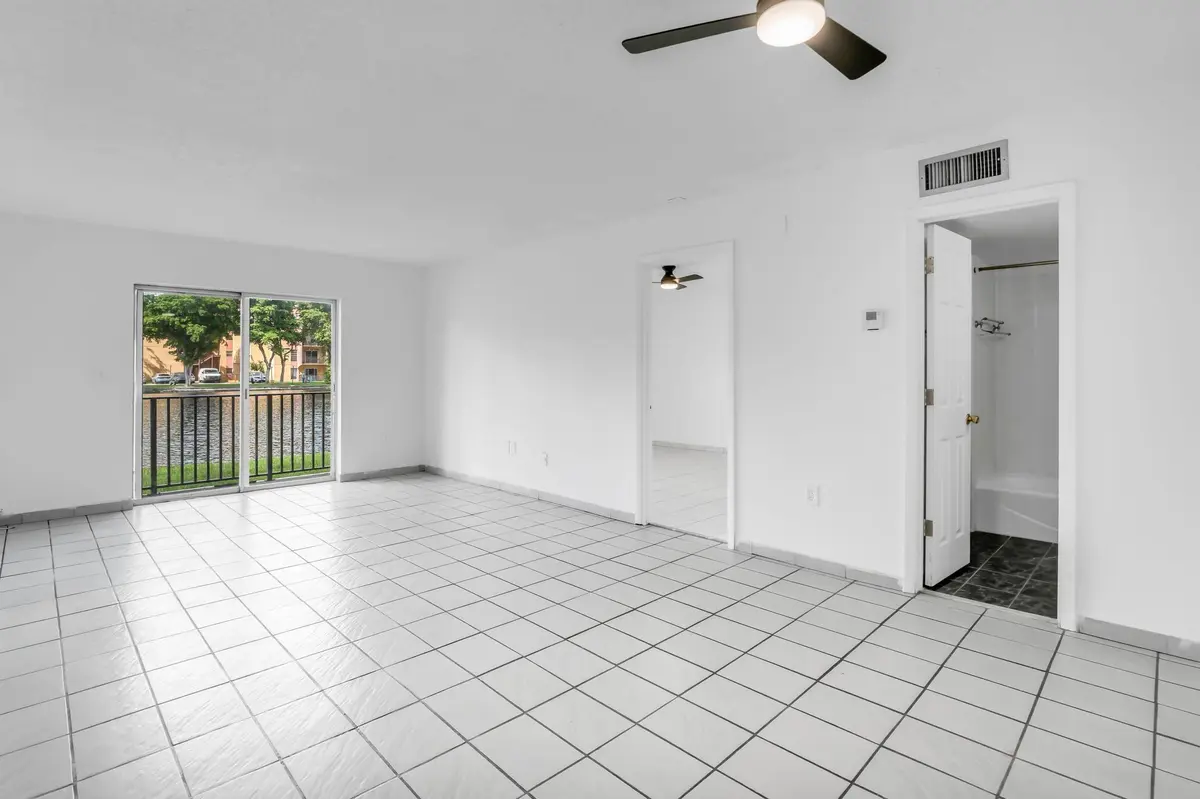 4707 NW 7th Street 110-8, Miami, FL – photo 4