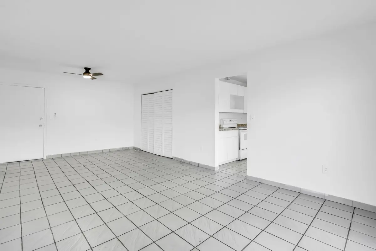 4707 NW 7th Street 110-8, Miami, FL – photo 7