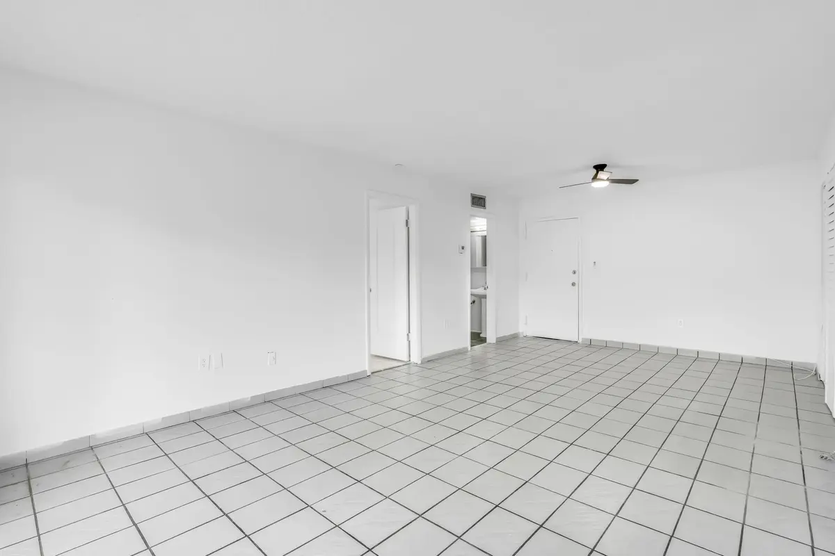 4707 NW 7th Street 110-8, Miami, FL – photo 8