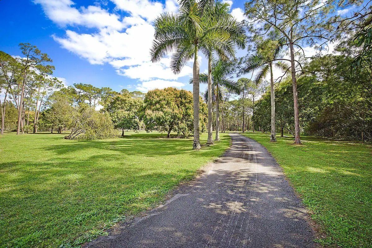 2140/2150 drive at 2150/2140 C Road, Loxahatchee Groves
