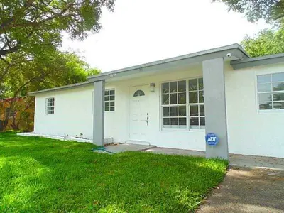 5806 Hope Street, Hollywood – Single Family Residence for rent