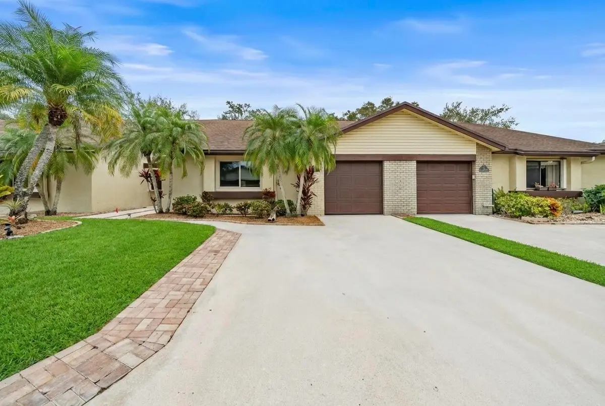 85BA987C-5827-4D53-B2A3-256B95FFCF0F_1_2 at 137 MEANDER Circle, Royal Palm Beach