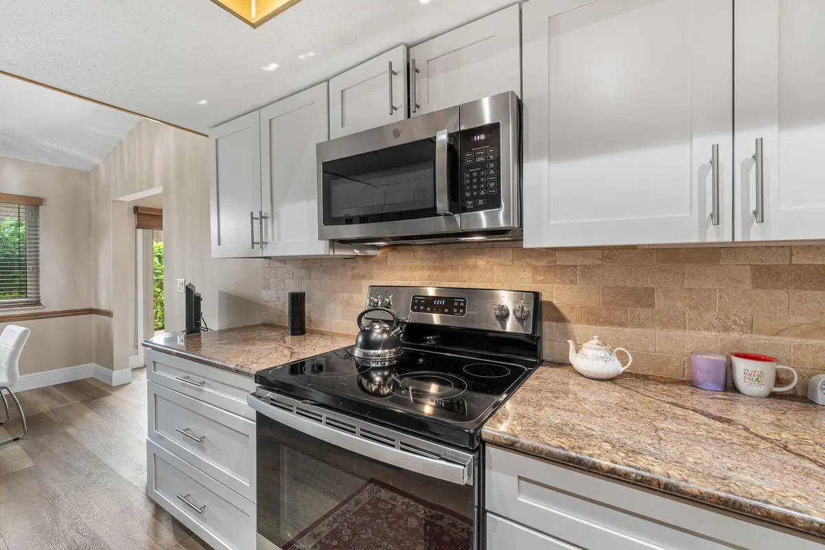 18-web-or-mls-DSC07167 at 137 MEANDER Circle, Royal Palm Beach