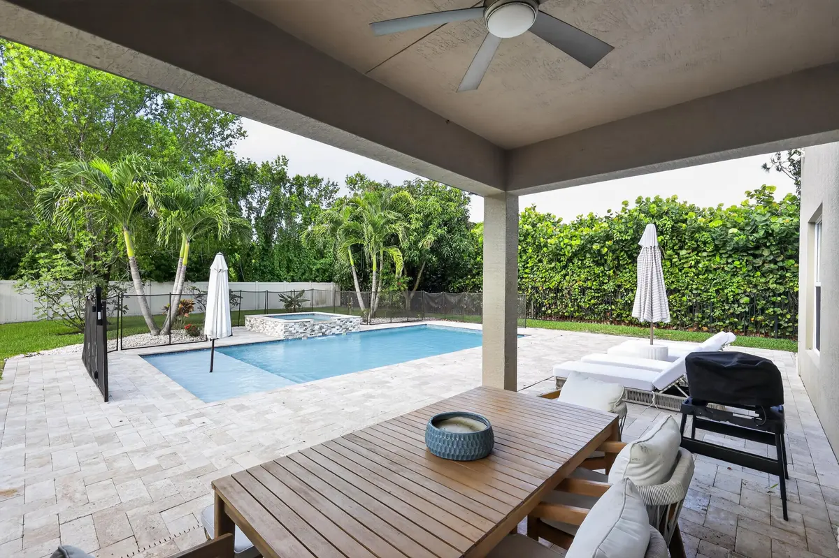 IMG_1922 at 7050 LIMESTONE CAY Road, Limestone Creek