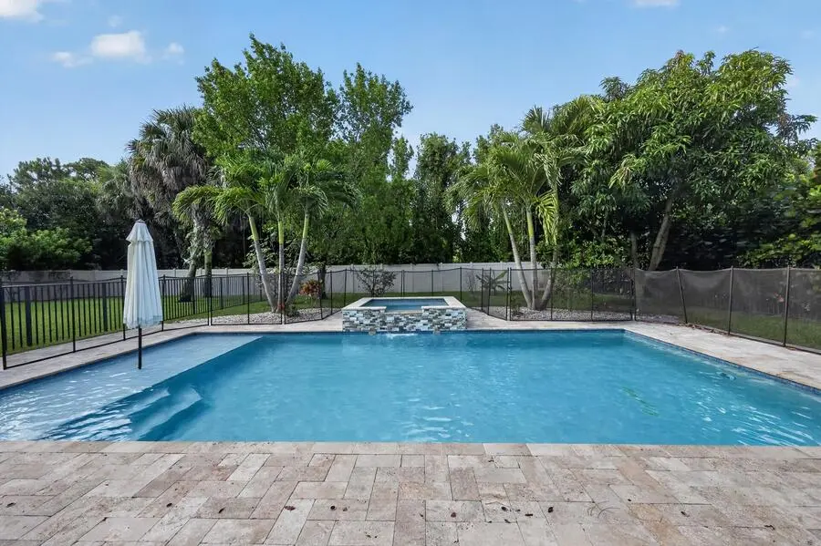 IMG_1921 at 7050 LIMESTONE CAY Road, Limestone Creek
