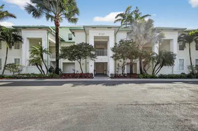 5300 NW 87TH Avenue 1215, Doral – Condominium for sale