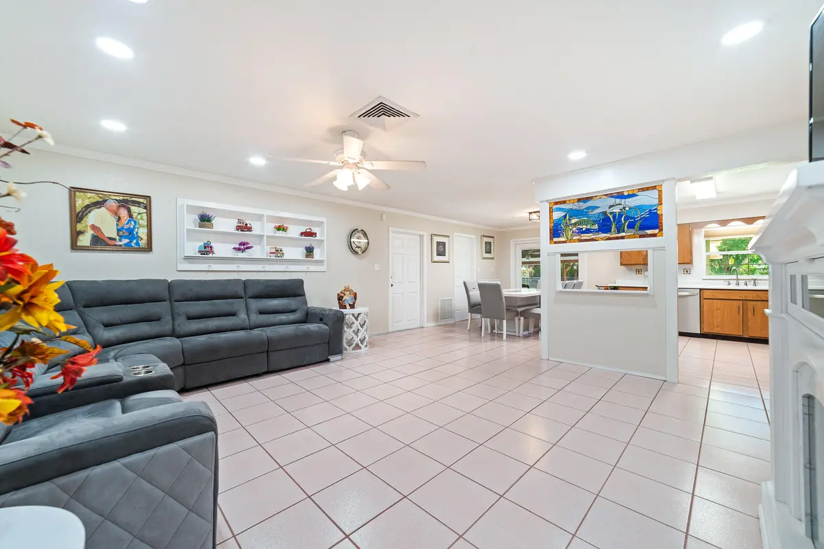 DSC0011 at 3320 Sunrise Boulevard, Fort Pierce