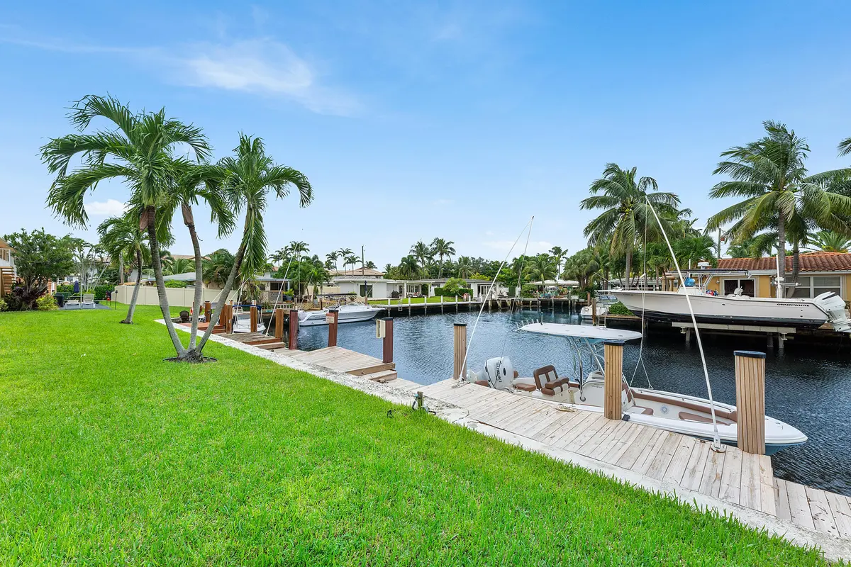 IMG_4695 at 301 E MCNAB Road 113, Pompano Beach