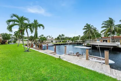 301 E MCNAB Road 113, Pompano Beach – Stock Cooperative for sale