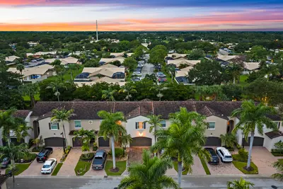 4677 Mediterranean Circle, Palm Beach Gardens – Townhouse for sale