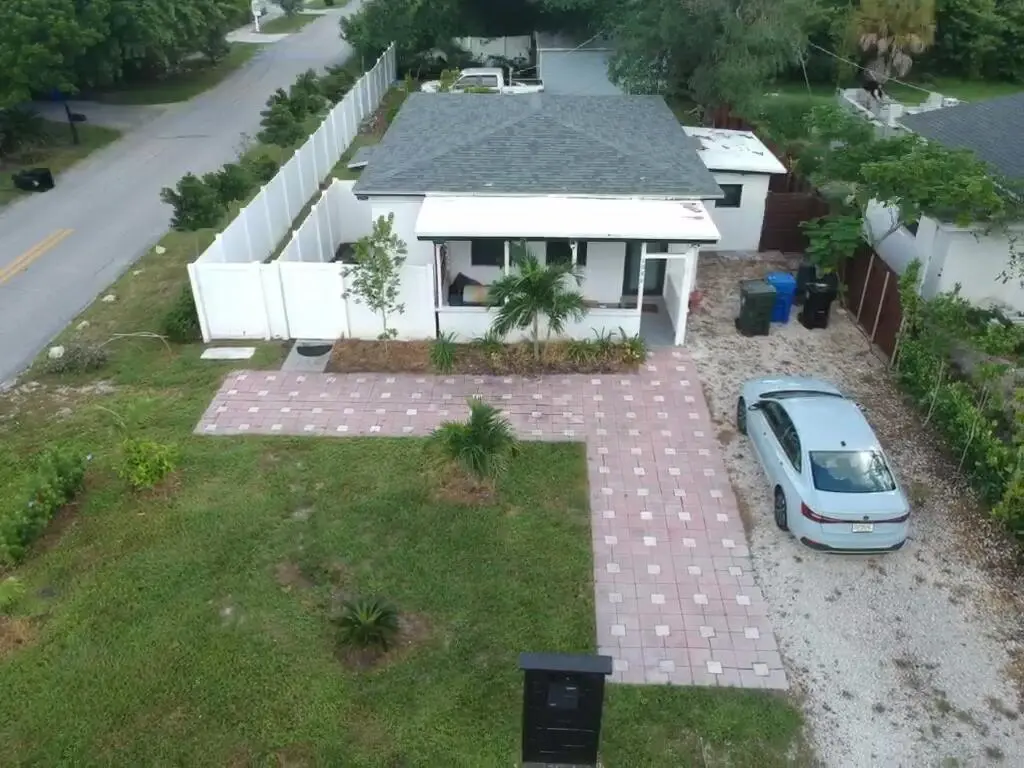 IMG_3547 at 1044 NW 4TH Avenue, Fort Lauderdale