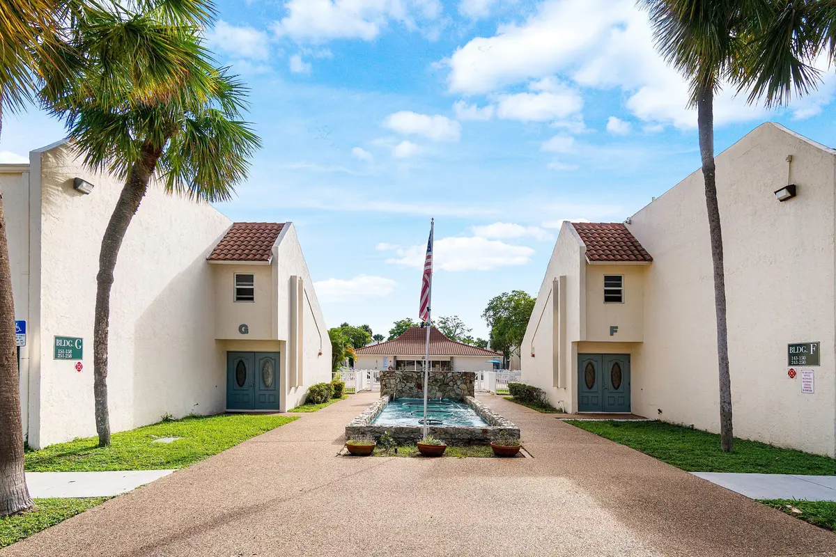 Community Amenities at 1428 SE 4th Avenue, Deerfield Beach