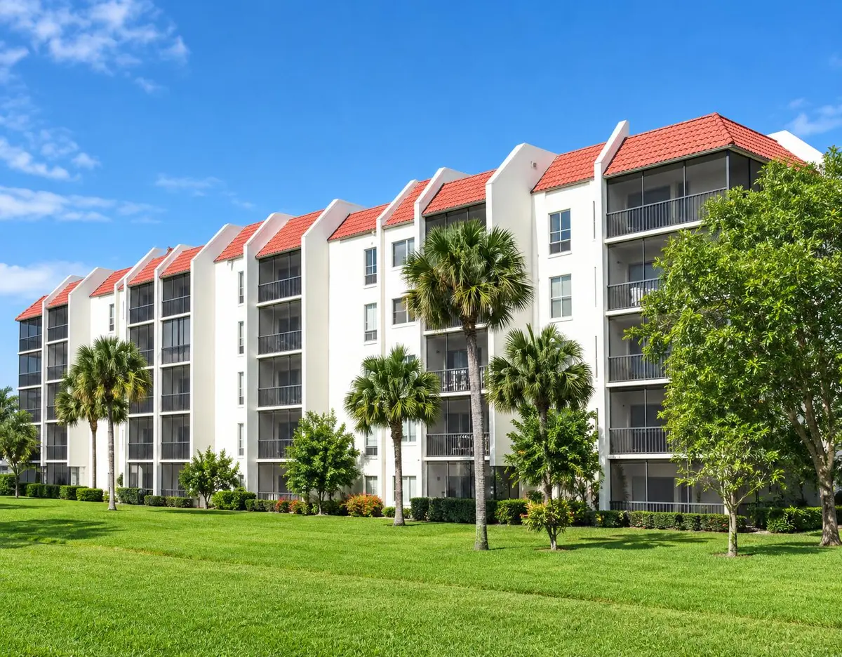outside at 3050 PRESIDENTIAL Way 206, West Palm Beach