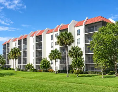 3050 PRESIDENTIAL Way 206, West Palm Beach – Condominium for sale