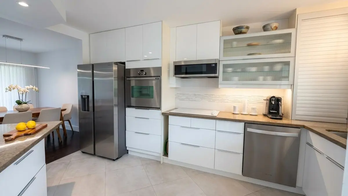 Kitchen 2 at 5900 Camino Del Sol 302, Boca Raton