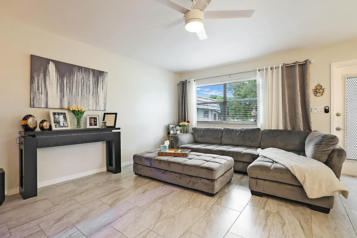 136 Tuscany B-11 at 136 Tuscany B, Delray Beach