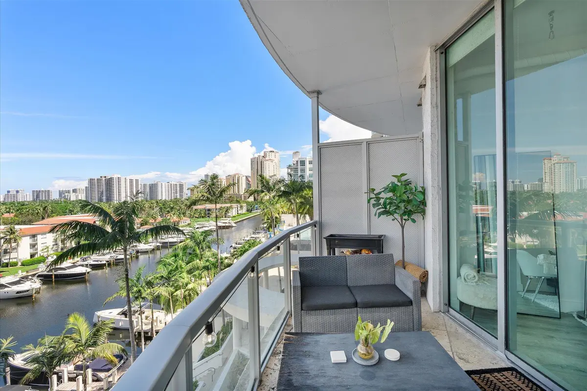 07-3029 NE 188th St #610_007 at 3029 NE 188TH Street 610, Aventura