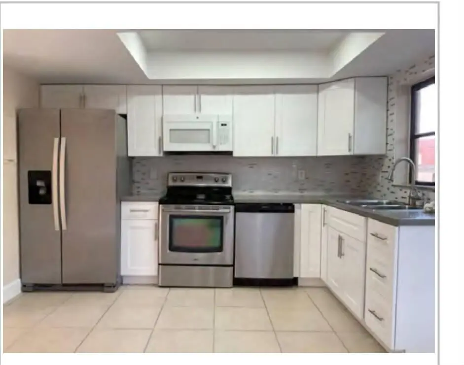 kitchen at 8603 NW 35TH Street, Coral Springs