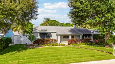 1111 N B Street, Lake Worth Beach – Single Family Residence for sale